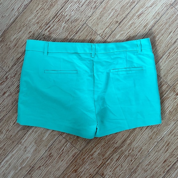 Zara - Green short - Picture 5 of 6